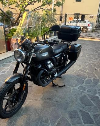 Moto Guzzi V7 III Stone