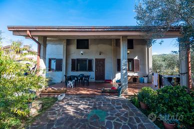 Palestrina: villa unifamiliare su due livelli