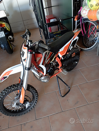 Moto cross 50 c.c