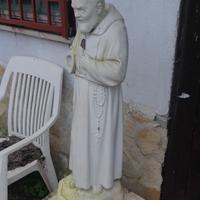 statua di padre pio