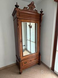 Armadio con specchio