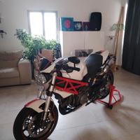  Ducati Monster 796 