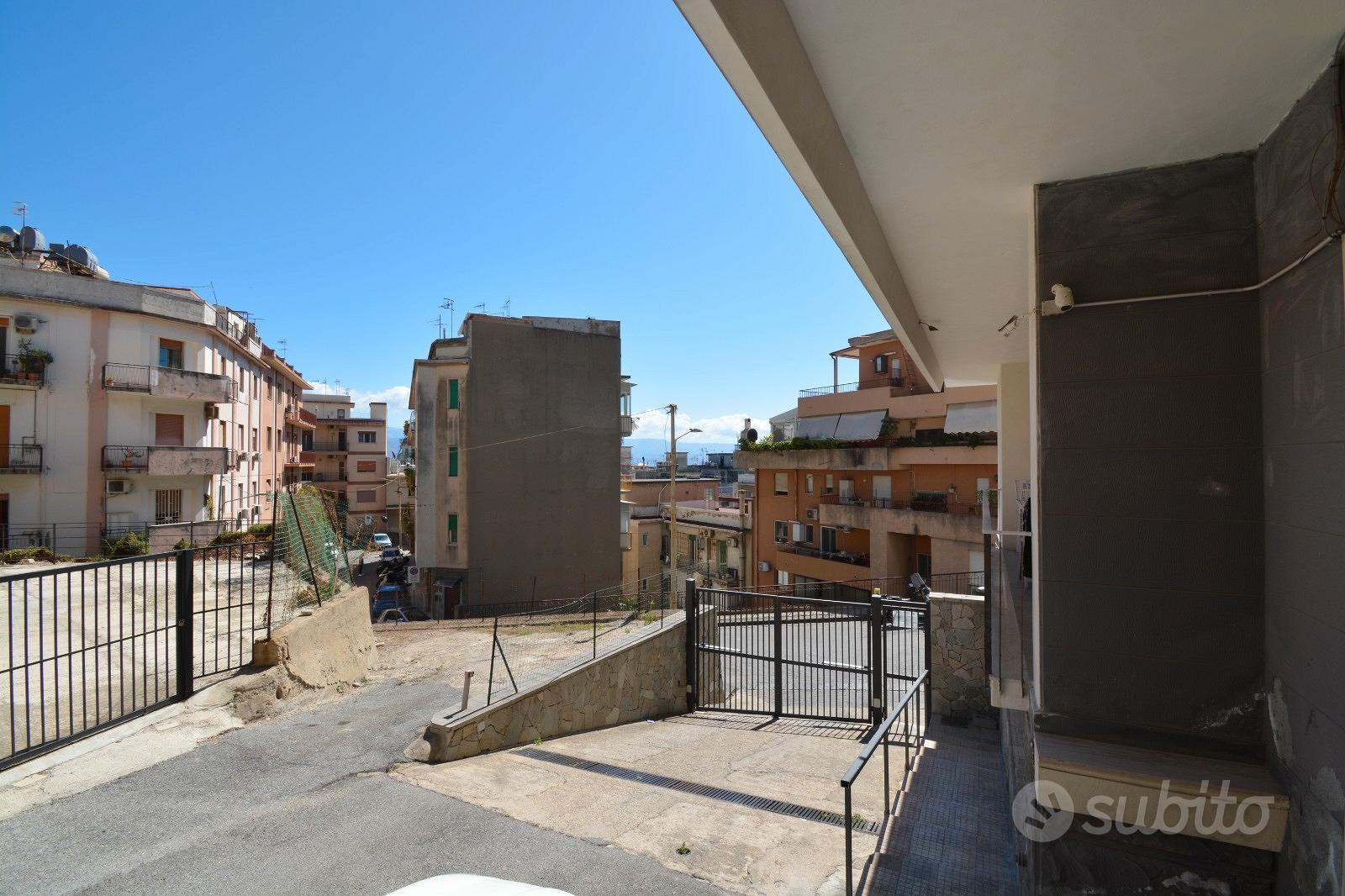Viale L. Cadorna - Comodo pentavani ristrutturato - Vista 2