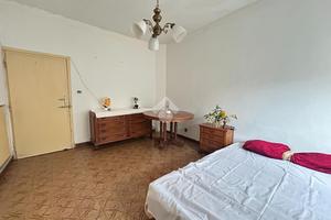 4 LOCALI A MONTECASTRILLI