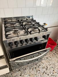 Fornello a gas con forno ventilato