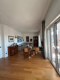 Attico ristrutturato di 110 mq + 40 terrazza
