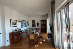 Attico ristrutturato di 110 mq + 40 terrazza