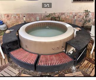 Piscina idromassaggio