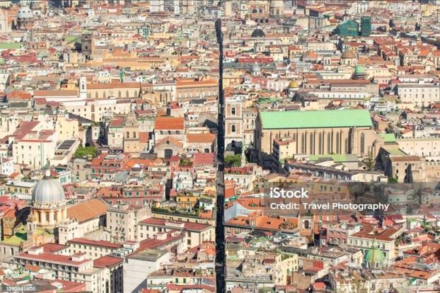 Monolocale centro storico Napoli uso ricettivo