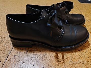 Scarpe donna allacciate