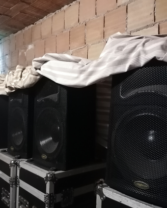 Impianto audio passivo e rack con componenti