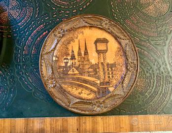 Piatto in Legno Intagliato a Mano  Souvenir Zagreb