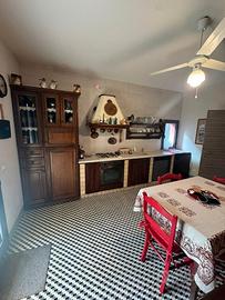 Palazzina ristrutturata con ampio giardino