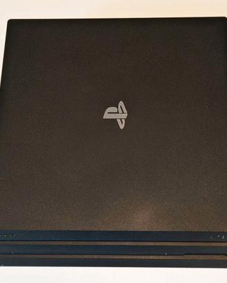 PS4 Pro 1TB perfetta in tutto, MAI APERTA!!