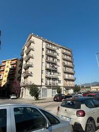 3 vani via Ciro D'Amico in stabile ristrutturato