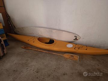 Canoa kayak Janautica sit in con pagaia