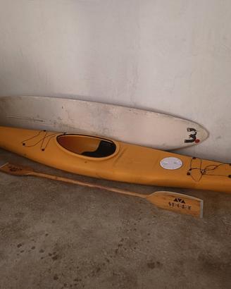 Canoa kayak Janautica sit in con pagaia
