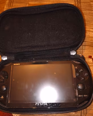 PSP VITA 2000 SLIM COMPLETA CON 21 GIOCHI
