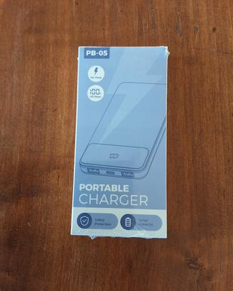 POWER BANK FAST CHARGE 12000mAh CON 3 USCITE 
