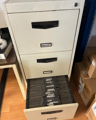 Cassettiera archivio con cartelle