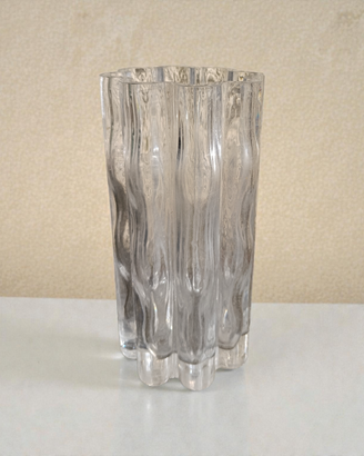 Vaso in cristallo design ondulato moderno