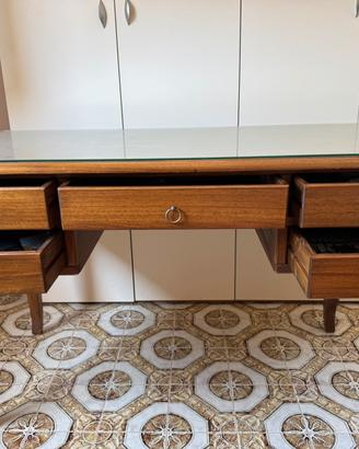 Scrivania artigianale in legno