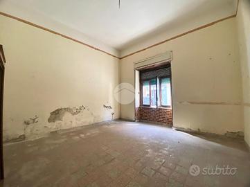 2 LOCALI A NAPOLI