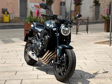 Honda CB650R Black Edition