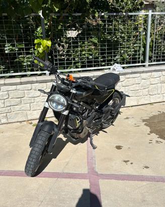 Husqvarna Svartpilen 401