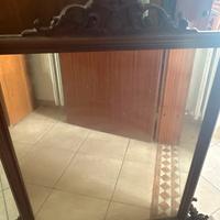 Specchio in legno con decorazioni