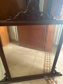 Specchio in legno con decorazioni