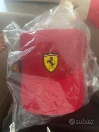 Cappellino Ferrari originale  nuovo con cartellino