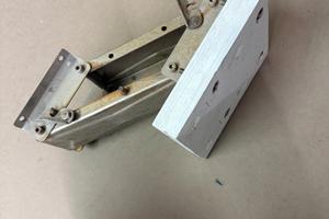 Supporto motore fuoribordo ausiliario a ribalta