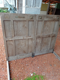 Antico letto matrimoniale in noce massello