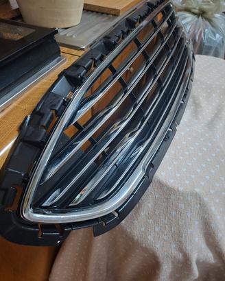 Griglia anteriore originale Ford Fiesta 