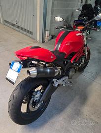 Ducati Monster 696