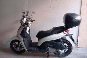 piaggio carnaby 300