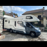 Camper roller team magnifico mansardato portamoto