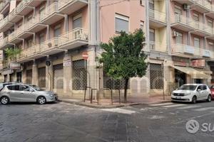 Locale commerciale con deposito a Riposto