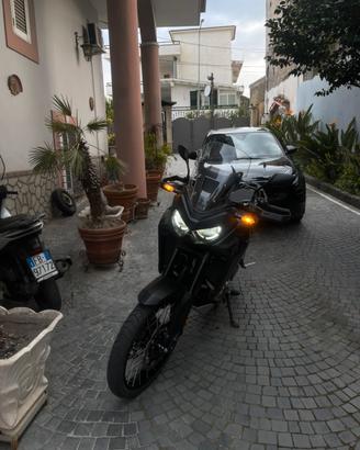 HONDA AFRICA TWIN CAMBIO AUTOMATICO DCT GARANZIA