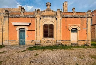 Palazzo / Stabile di 508 m² a Martano