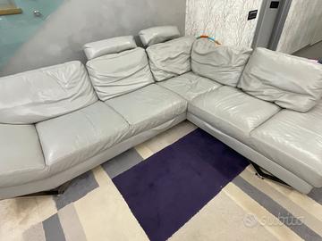Divano angolare in pelle