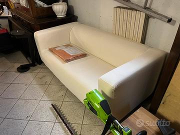 Divano due posti Ikea