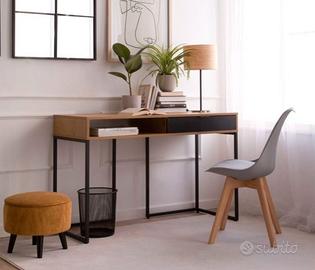 Scrivania in rovere selvaggio e metallo nero