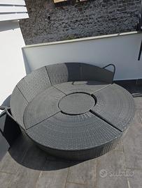 divanetto rotondo completo di cuscini