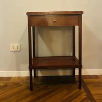 comodino in legno pomello in ottone - Restaurato