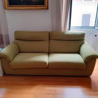 due divani poltrone sofà e pouf contenitore 