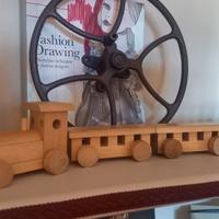 treno di legno vintage 