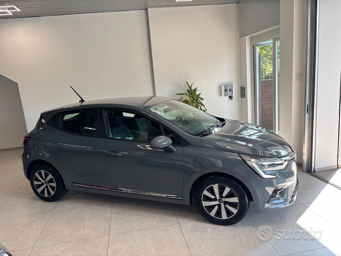 Renault Clio 2021 photo 2