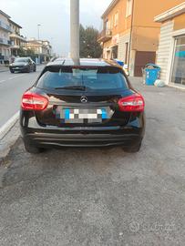 Mercedes gla200  tutto funzionante e sempre taglia